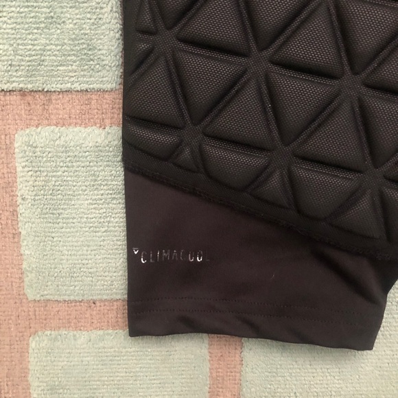 Boys Size S Adidas Football Padding - Picture 3 of 6